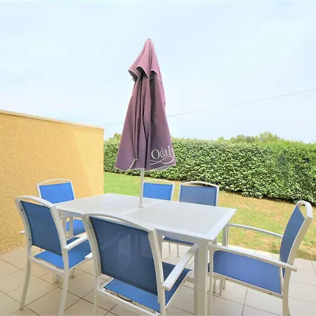 Maison Duplex Avec Piscines A - 6 Personnes, Animaux Admis, Parking, Terrasse Et Wifi - Fr-1-382-136 *