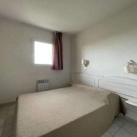 Maison Duplex Avec Piscines A - 6 Personnes, Animaux Admis, Parking, Terrasse Et Wifi - Fr-1-382-136