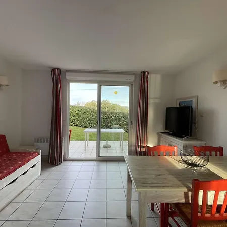 Maison Duplex Avec Piscines A - 6 Personnes, Animaux Admis, Parking, Terrasse Et Wifi - Fr-1-382-136 Holiday home